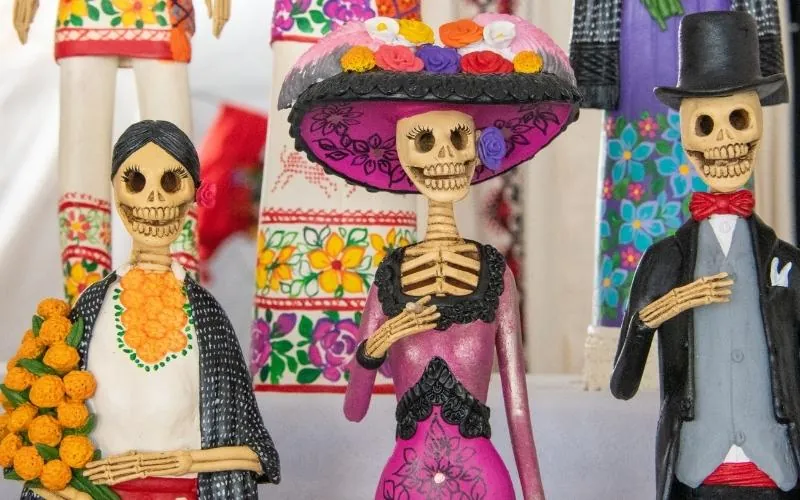 Day of The Dead: The interesting meanings behind different colours